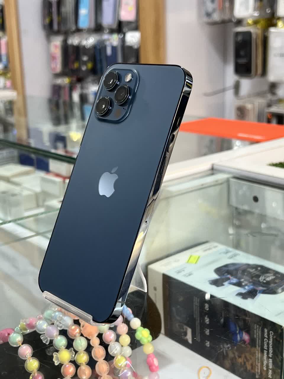 آیفون 12 پرومکس آبی